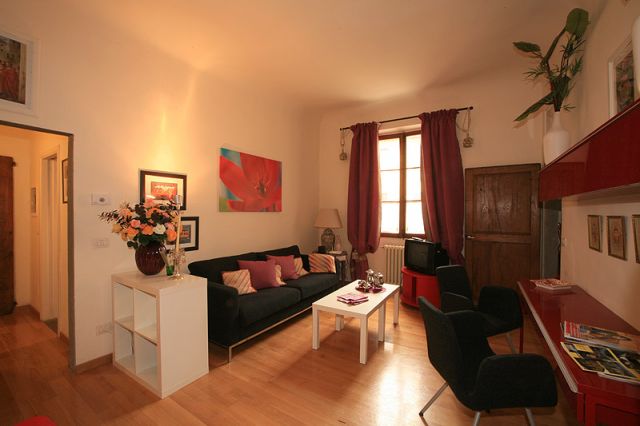 Caffe' Letterario Apartment (Sleeps 4) :: LIVING ROOM